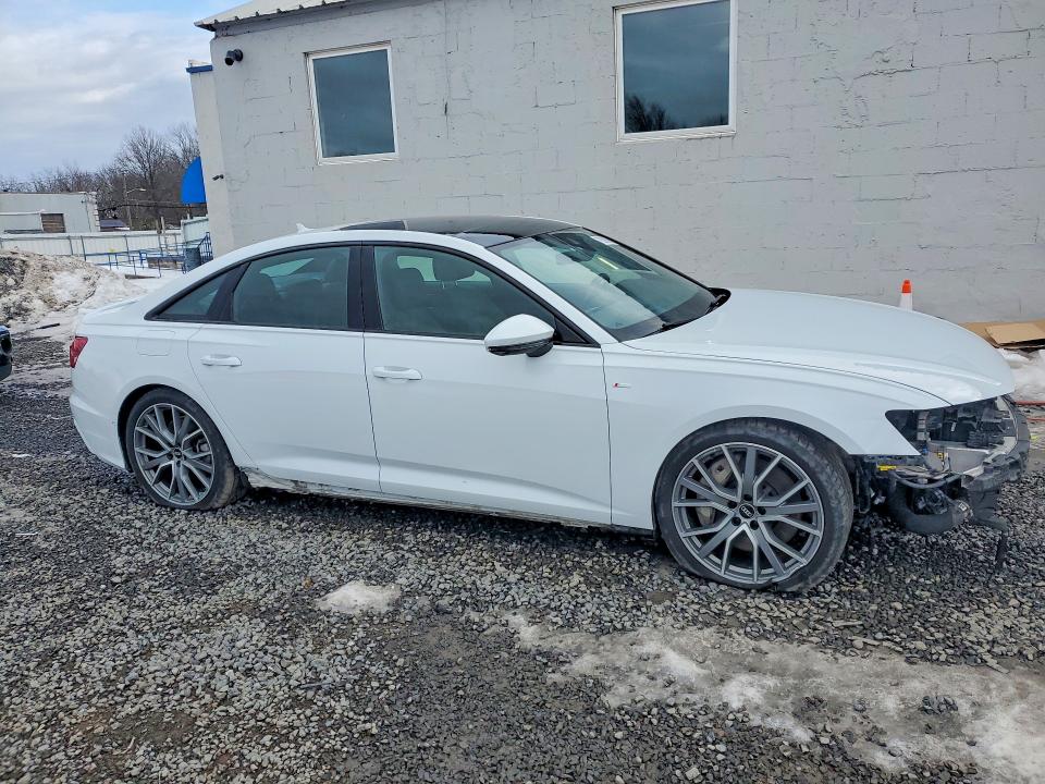 Продажа на аукционе авто 2022 Audi A6, vin: WAUL2BF2XNN019500, номер лота: 76590035