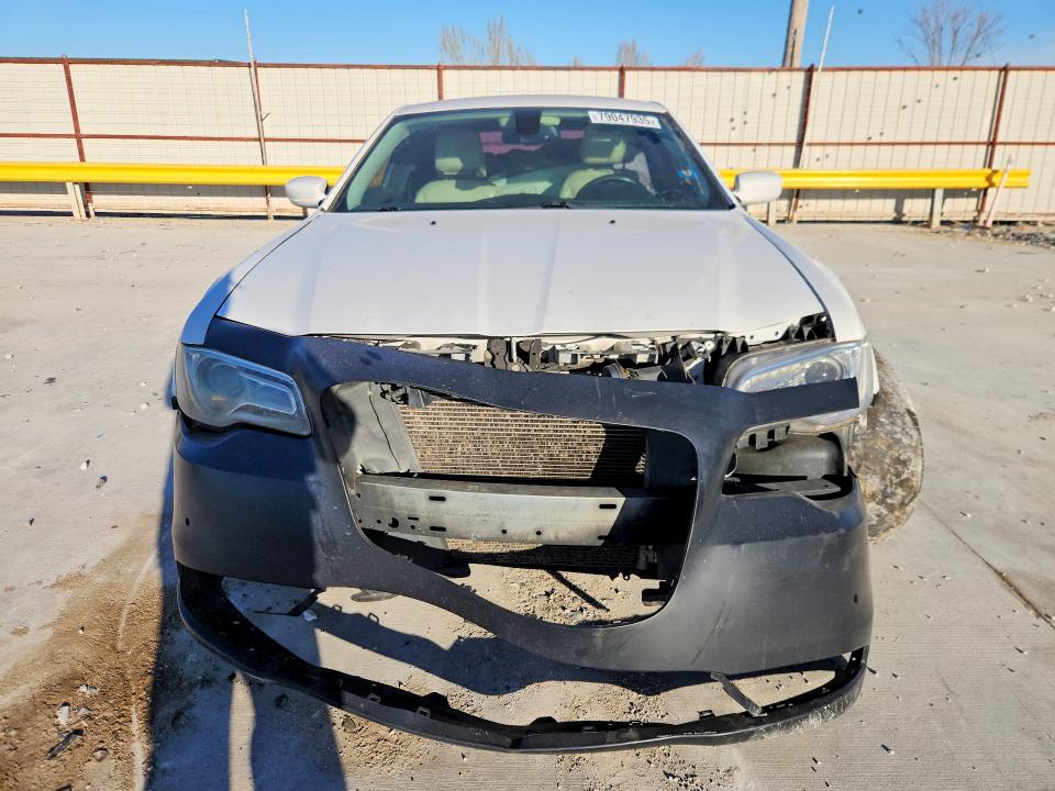 Продажа на аукционе авто 2015 Chrysler 300, vin: 2C3CCAAG0FH785876, номер лота: 79047935