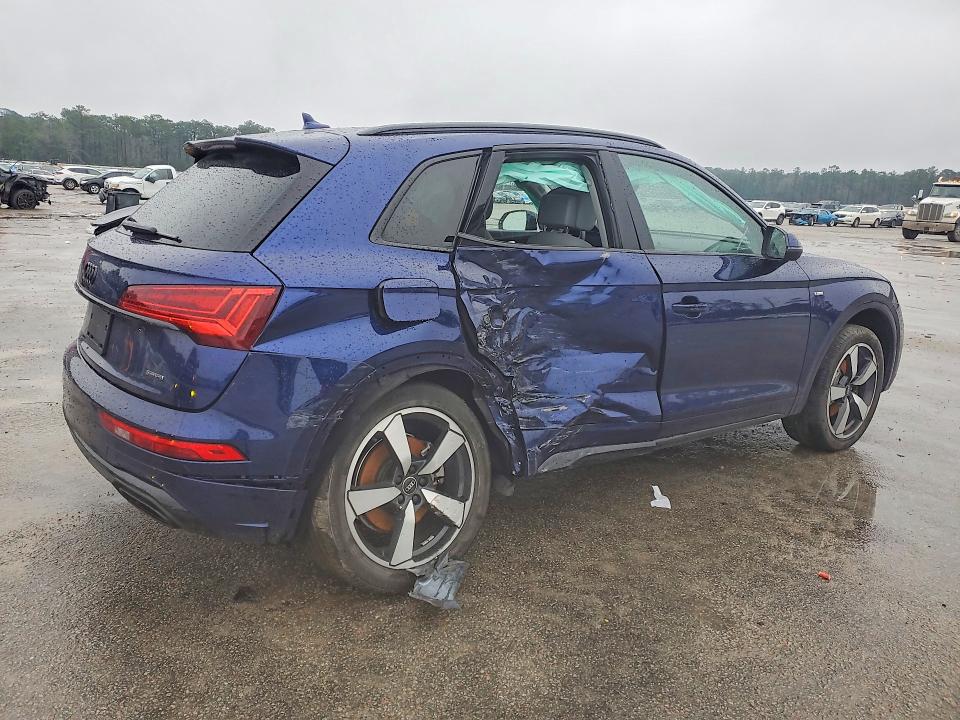 77969805 :رقم المزاد ، WA1EAAFY5N2032728 vin ، 2022 Audi Q5 مزاد بيع