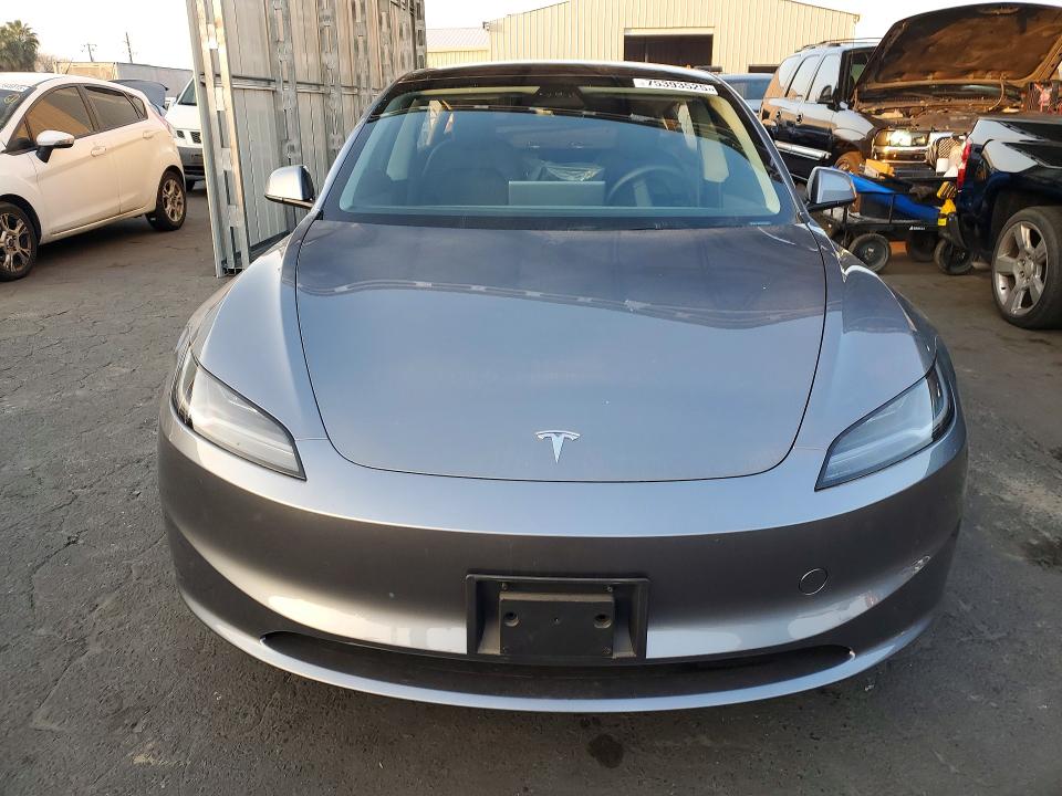 75393525 :رقم المزاد ، 5YJ3E1EAXSF015793 vin ، 2025 Tesla Model 3 مزاد بيع