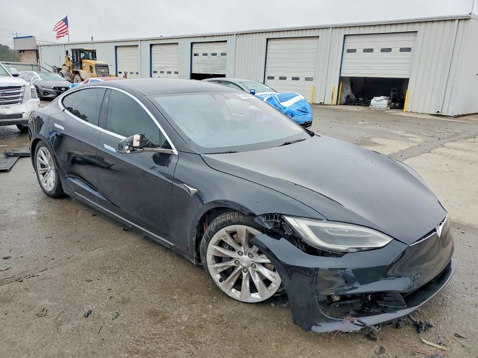 Продажа на аукционе авто 2018 Tesla Model S, vin: 5YJSA1E21JF244488, номер лота: 77409895