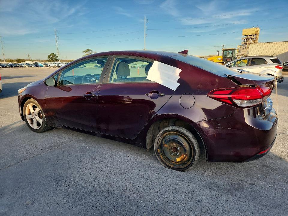 2017 Kia Forte მანქანა იყიდება აუქციონზე, vin: 3KPFK4A70HE142777, აუქციონის ნომერი: 78306305