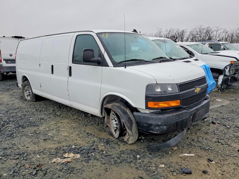 77182155 :رقم المزاد ، 1GCWGBFG4L1273317 vin ، 2020 Chevrolet Express 25 مزاد بيع