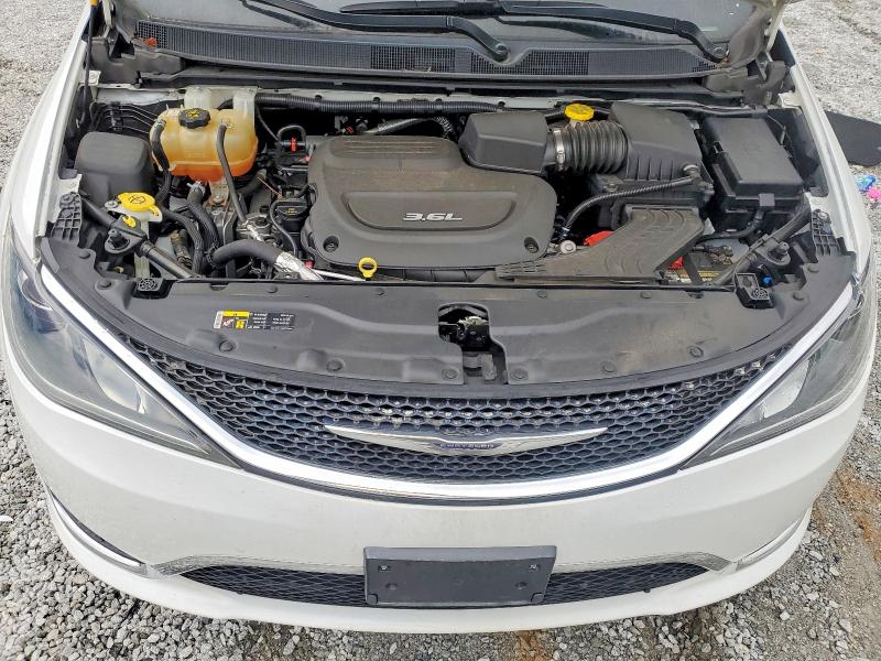 76994145 :رقم المزاد ، 2C4RC1BG8HR523699 vin ، 2017 Chrysler Pacifica مزاد بيع