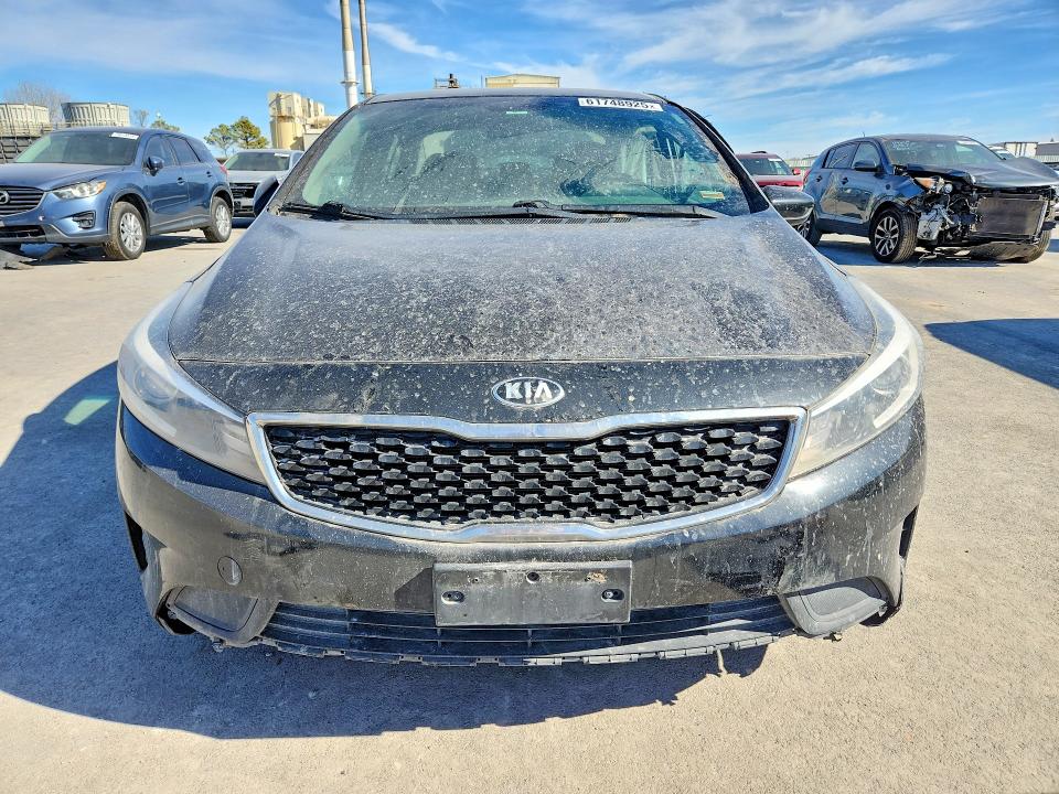 61748925 :رقم المزاد ، 3KPFK4A74HE031794 vin ، 2017 Kia Forte مزاد بيع