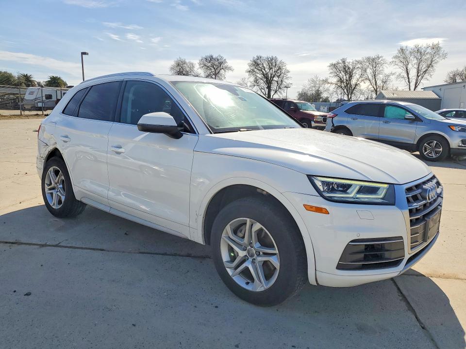 Продажа на аукционе авто 2018 Audi Q5, vin: WA1BNAFY8J2150614, номер лота: 76818035