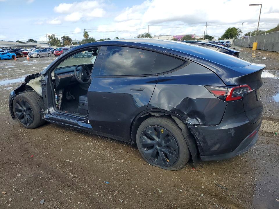 77671495 :رقم المزاد ، 7SAYGAEE2RF124149 vin ، 2024 Tesla Model Y مزاد بيع