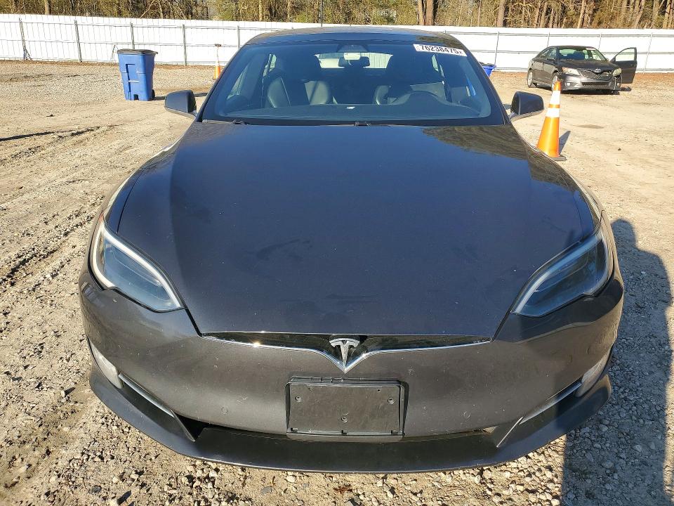 76238475 :رقم المزاد ، 5YJSA1E26HF199008 vin ، 2017 Tesla Model S مزاد بيع