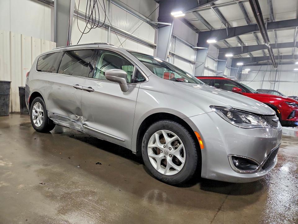 2017 Chrysler Pacifica მანქანა იყიდება აუქციონზე, vin: 2C4RC1EG9HR677009, აუქციონის ნომერი: 76559595