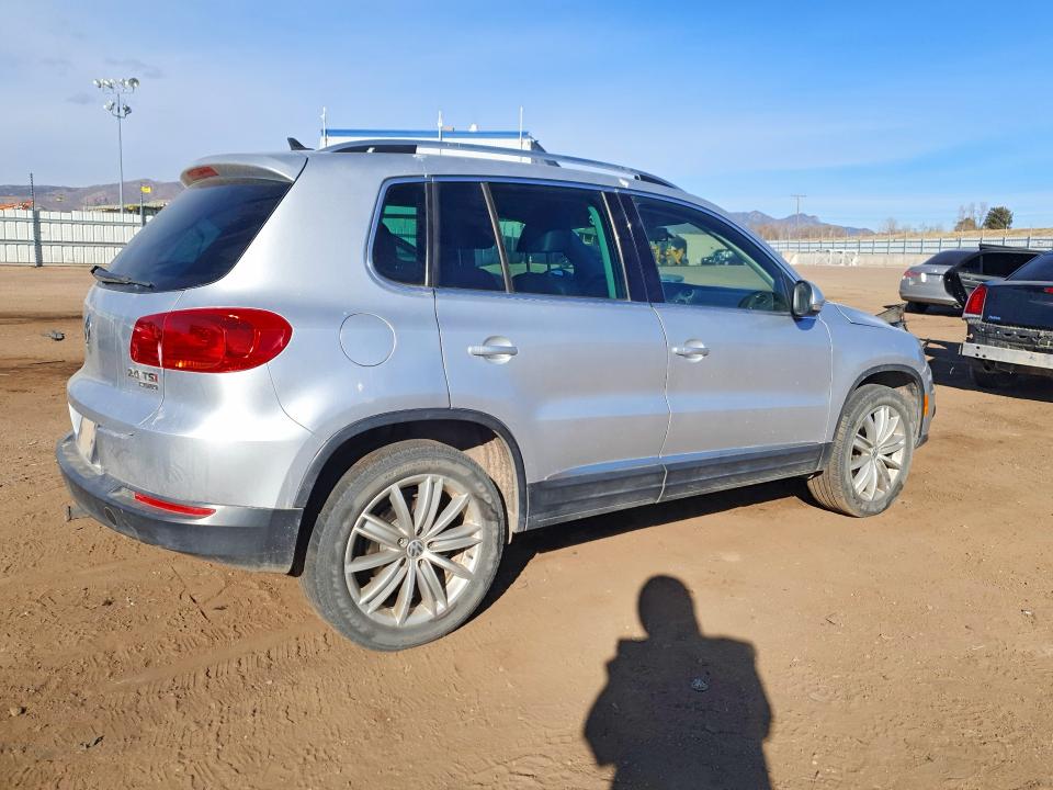 76482915 :رقم المزاد ، WVGBV3AXXEW528412 vin ، 2014 Volkswagen Tiguan مزاد بيع