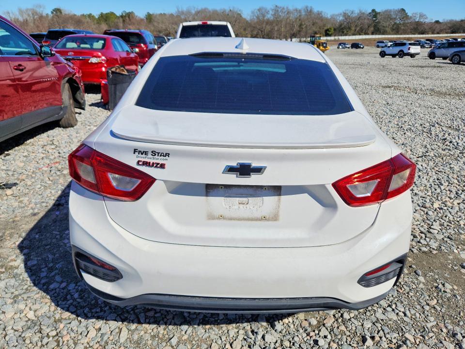 77365625 :رقم المزاد ، 1G1BE5SM1J7217520 vin ، 2018 Chevrolet Cruze 4d مزاد بيع