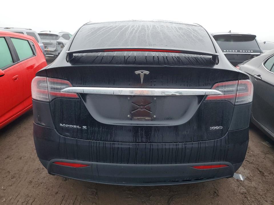 Продажа на аукционе авто 2018 Tesla Model X, vin: 5YJXCBE29JF089825, номер лота: 76182105
