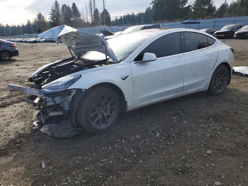 Продажа на аукционе авто 2018 Tesla Model 3, vin: 5YJ3E1EA5JF019765, номер лота: 76598555