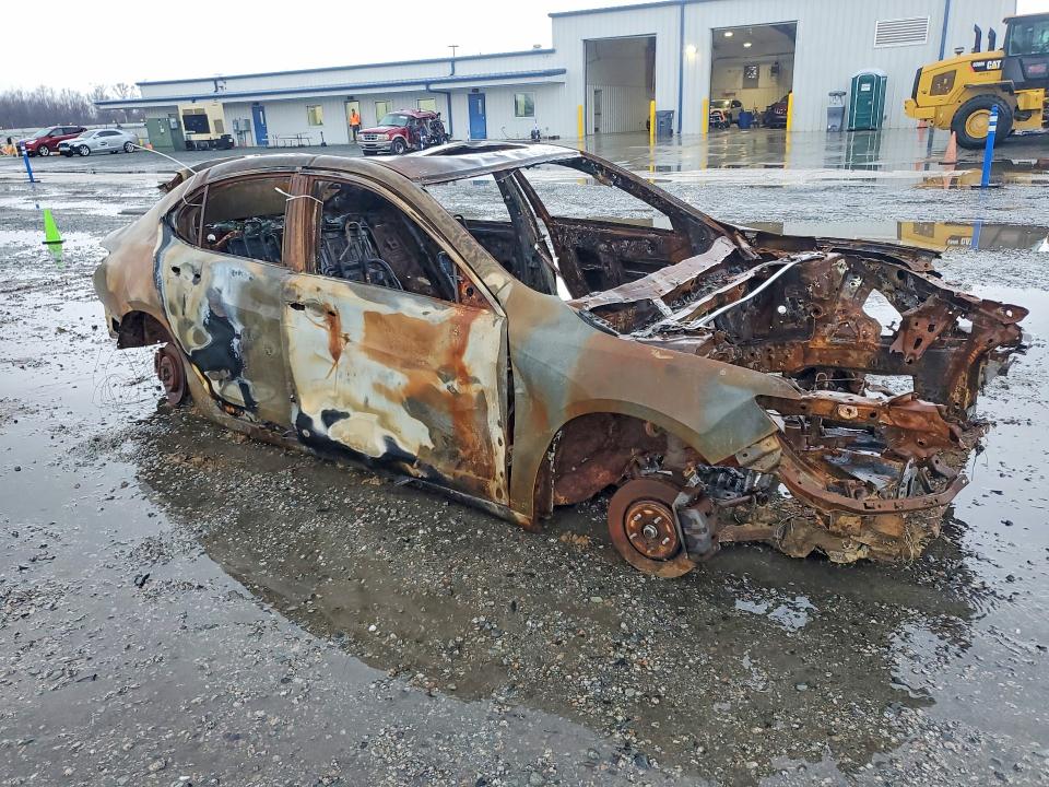 Продажа на аукционе авто 2018 Acura Tlx, vin: 19UUB2F33JA004162, номер лота: 72843145
