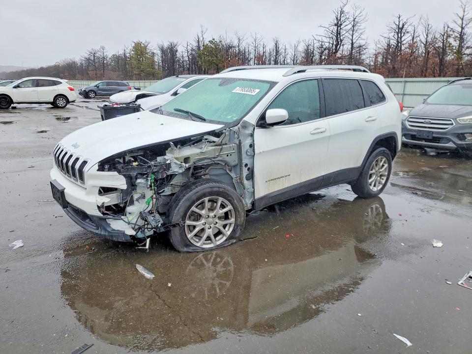 77953065 :رقم المزاد ، 1C4PJMCS4HW575470 vin ، 2017 Jeep Cherokee مزاد بيع