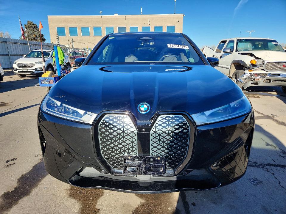 76434495 :رقم المزاد ، WB523CF03SCT67965 vin ، 2025 Bmw Ix مزاد بيع