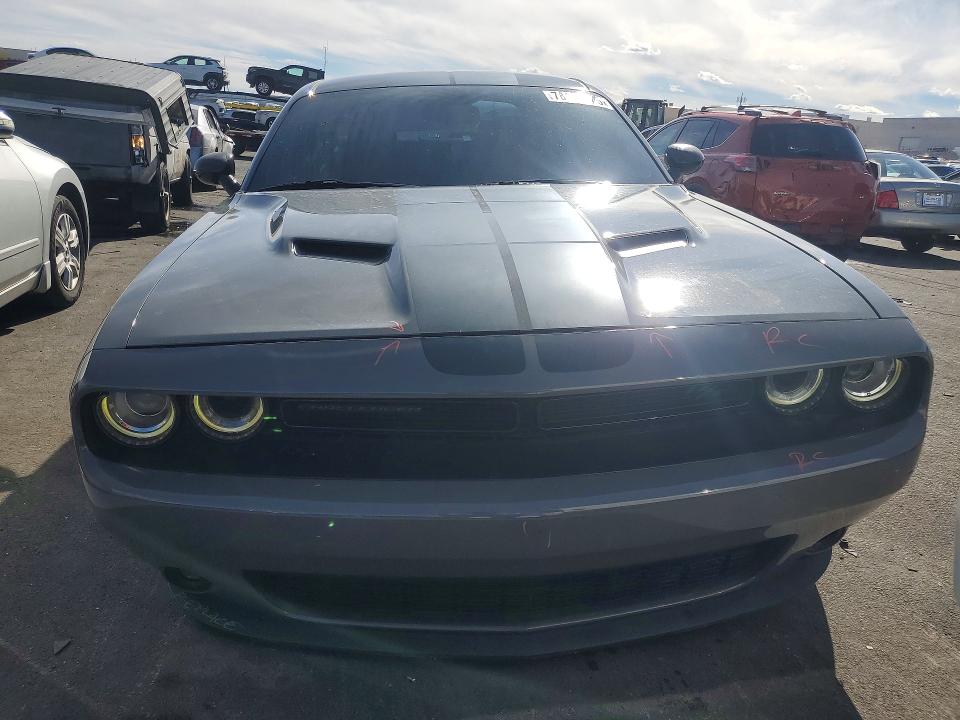 78236765 :رقم المزاد ، 2C3CDZBT7HH611068 vin ، 2017 Dodge Challenger مزاد بيع