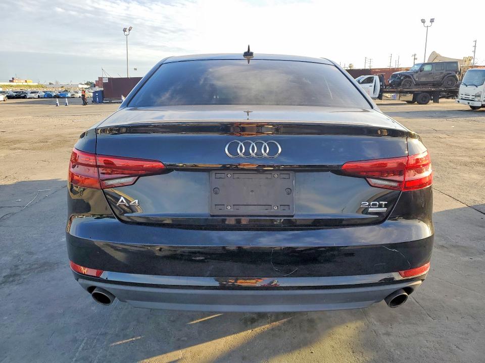 77426935 :رقم المزاد ، WAUGMAF44HN072172 vin ، 2017 Audi A4 مزاد بيع