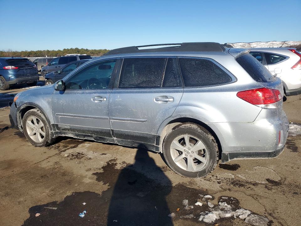 2014 Subaru Outback მანქანა იყიდება აუქციონზე, vin: 4S4BRBEC1E3295110, აუქციონის ნომერი: 73946725