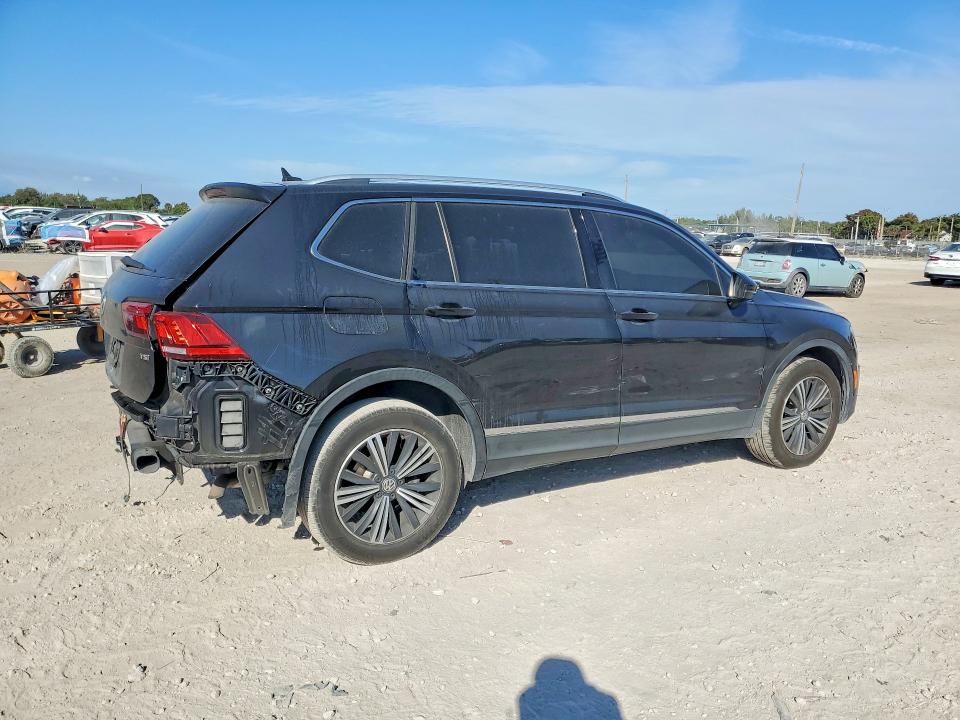 Продаж на аукціоні авто 2018 Volkswagen Tiguan, vin: 3VV3B7AX1JM108123, номер лоту: 76708125