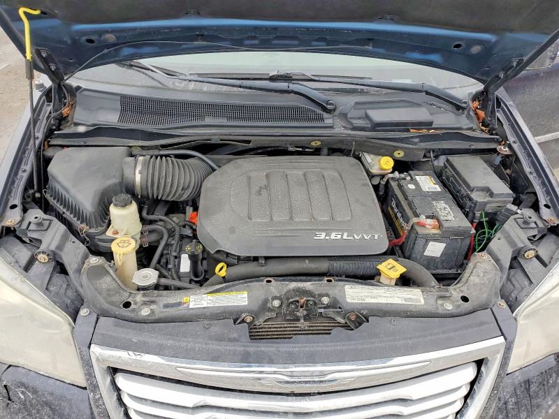 77475235 :رقم المزاد ، 2A4RR5DG3BR633354 vin ، 2011 Chrysler Town & Country مزاد بيع