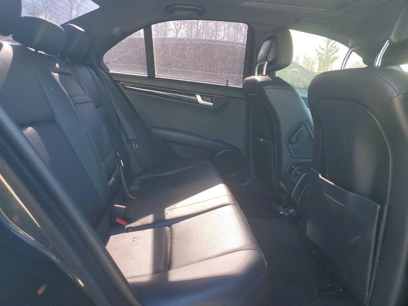 2013 Mercedes-benz C მანქანა იყიდება აუქციონზე, vin: WDDGF8AB2DA880202, აუქციონის ნომერი: 98395705