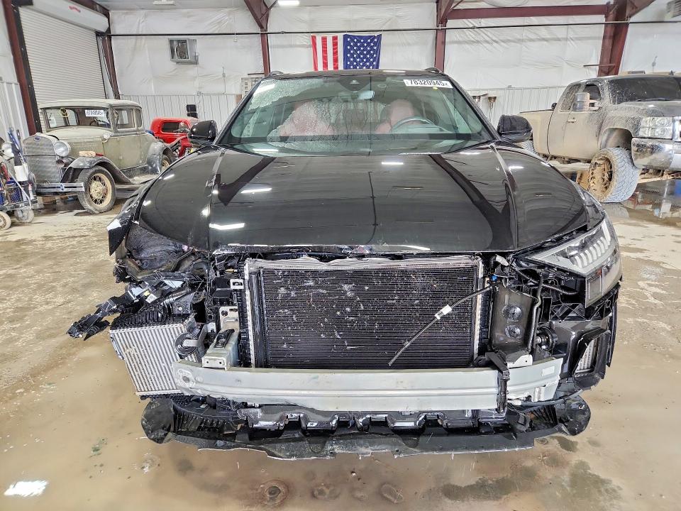 78320945 :رقم المزاد ، WA1CWBF19ND026257 vin ، 2022 Audi Sq8 مزاد بيع