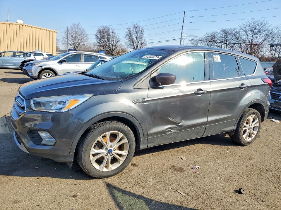 2019 Ford Escape მანქანა იყიდება აუქციონზე, vin: 1FMCU0GDXKUB11477, აუქციონის ნომერი: 77353815