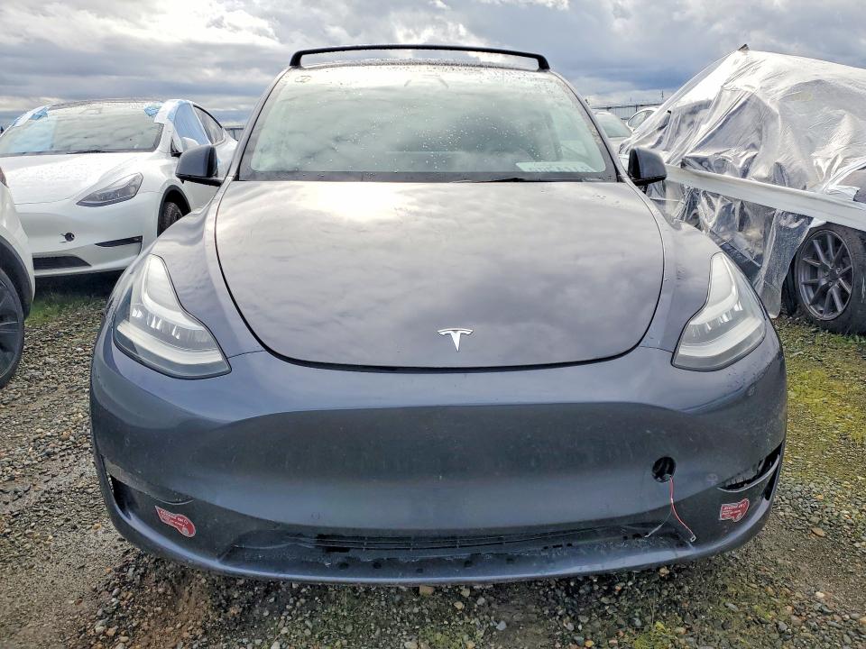 75941515 :رقم المزاد ، 7SAYGDEE5NF353033 vin ، 2022 Tesla Model Y مزاد بيع