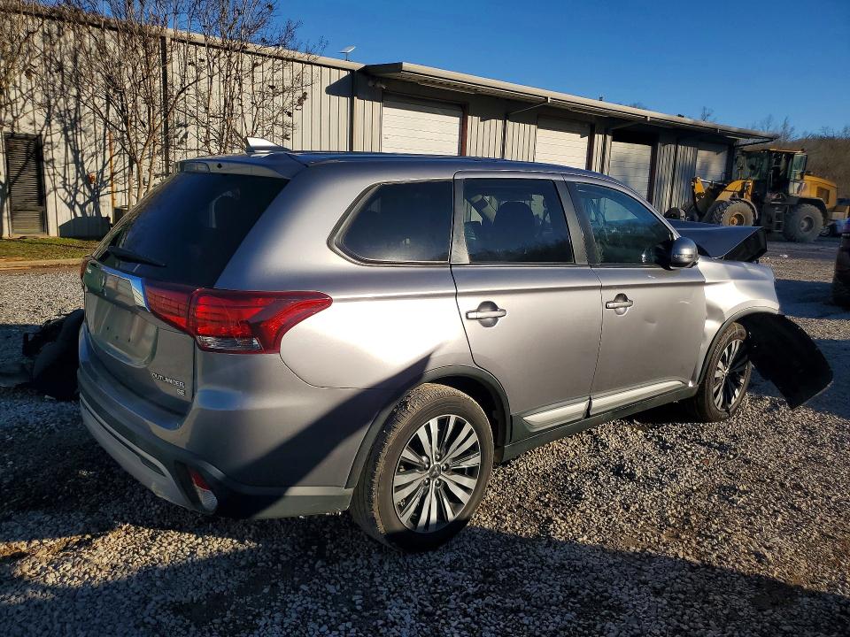 Продаж на аукціоні авто 2019 Mitsubishi Outlander, vin: JA4AD3A3XKZ028965, номер лоту: 74784705