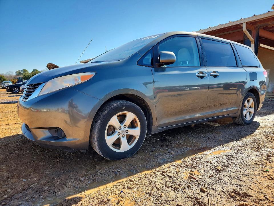 76468585 :رقم المزاد ، 5TDKA3DC2CS015032 vin ، 2012 Toyota Sienna Bas مزاد بيع