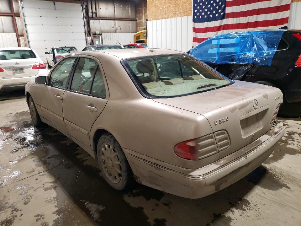 2000 Mercedes Benz E მანქანა იყიდება აუქციონზე, vin: WDBJF82J2YX032456, აუქციონის ნომერი: 79012635