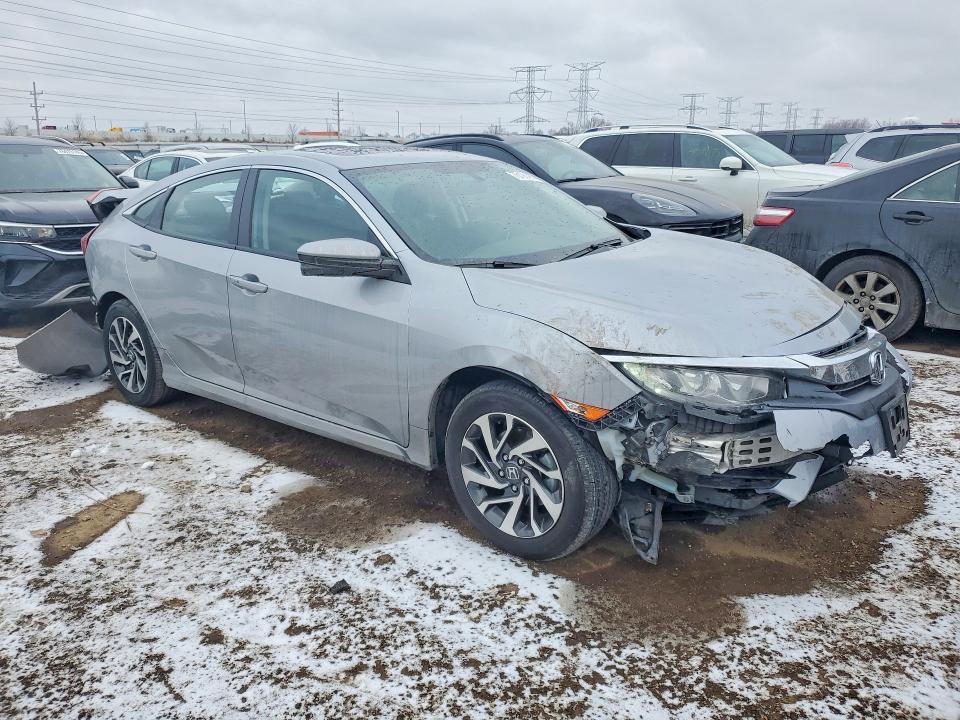 76128185 :رقم المزاد ، 2HGFC2F79JH585970 vin ، 2018 Honda Civic مزاد بيع