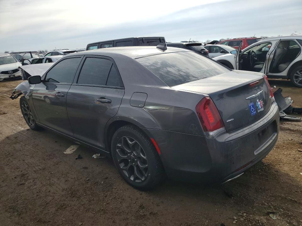 77352575 :رقم المزاد ، 2C3CCAGG1JH300399 vin ، 2018 Chrysler 300 مزاد بيع