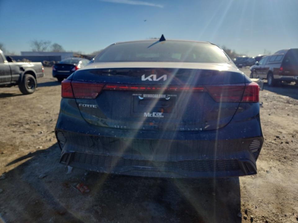 2022 Kia Forte მანქანა იყიდება აუქციონზე, vin: 3KPF24AD8NE449891, აუქციონის ნომერი: 76671885