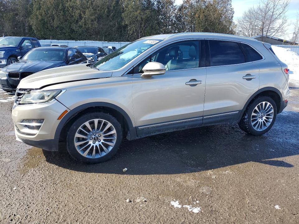 77373495 :رقم المزاد ، 5LMCJ2A95FUJ04691 vin ، 2015 Lincoln Townhouse Mkc مزاد بيع
