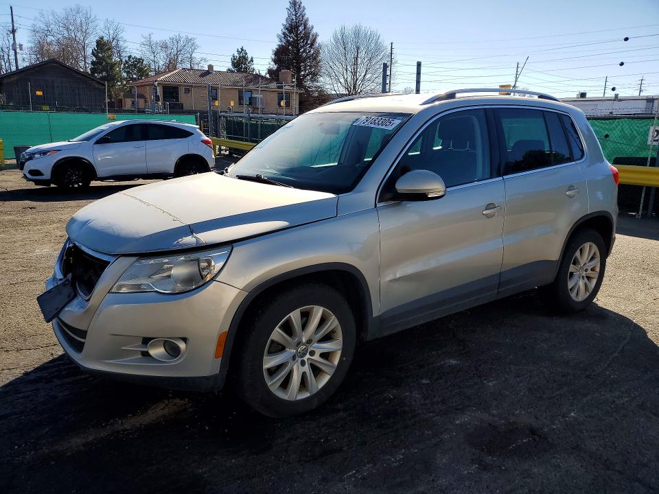 2010 Volkswagen Tiguan მანქანა იყიდება აუქციონზე, vin: WVGBV7AX6AW508188, აუქციონის ნომერი: 79183305