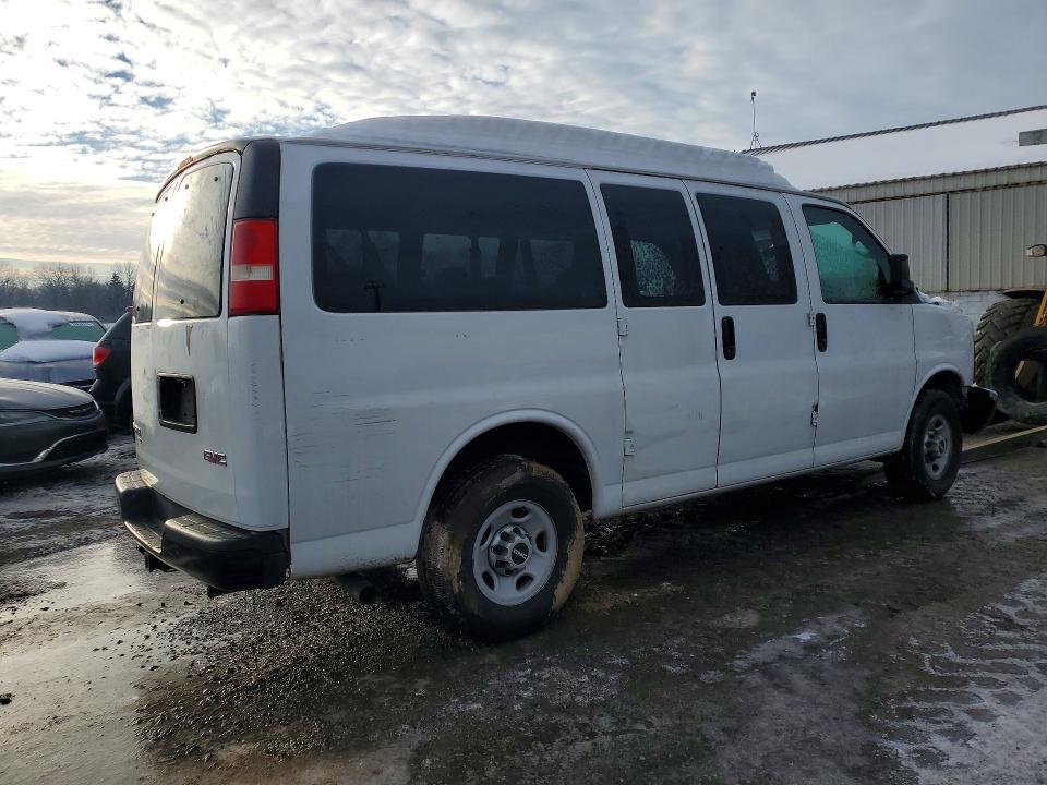 73536475 :رقم المزاد ، 1GJW7PFA2C1174657 vin ، 2012 Gmc Savana مزاد بيع