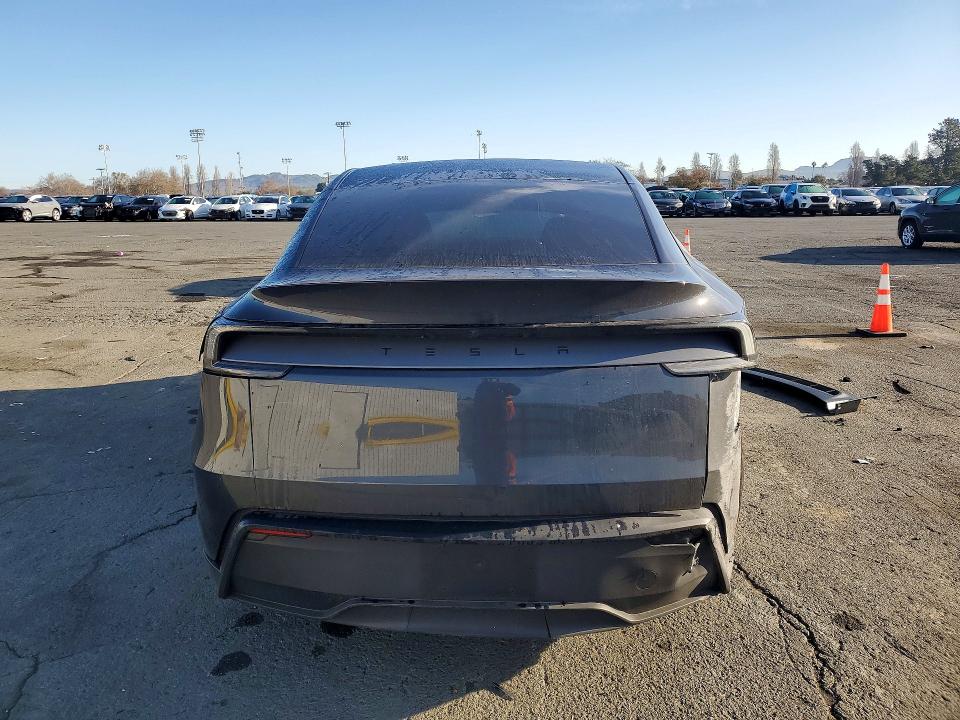 75848685 :رقم المزاد ، 7SAYGDED1TF537387 vin ، 2026 Tesla Model Y مزاد بيع