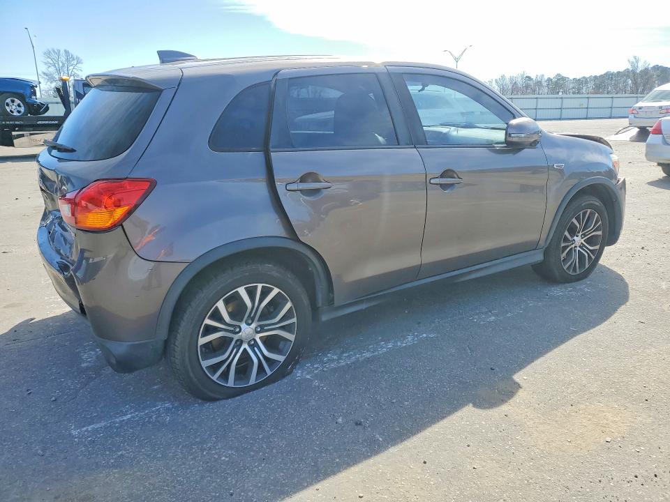78441965 :رقم المزاد ، JA4AP3AU3HZ005875 vin ، 2017 Mitsubishi Outlander Sport مزاد بيع