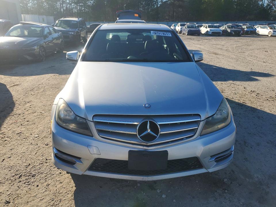 Продажа на аукционе авто 2012 Mercedes-benz C, vin: WDDGF8BB1CR209215, номер лота: 62087146