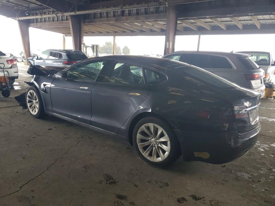 77837675 :رقم المزاد ، 5YJSA1E10HF187122 vin ، 2017 Tesla Model S مزاد بيع