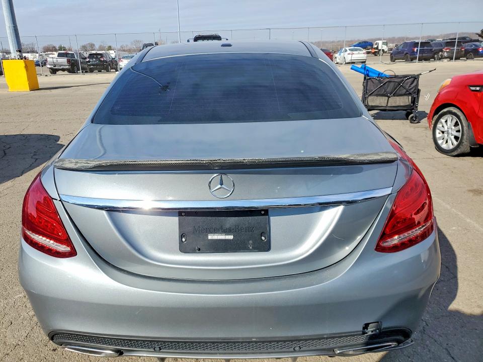2015 Mercedes-benz C მანქანა იყიდება აუქციონზე, vin: 55SWF6GB5FU031577, აუქციონის ნომერი: 79116445