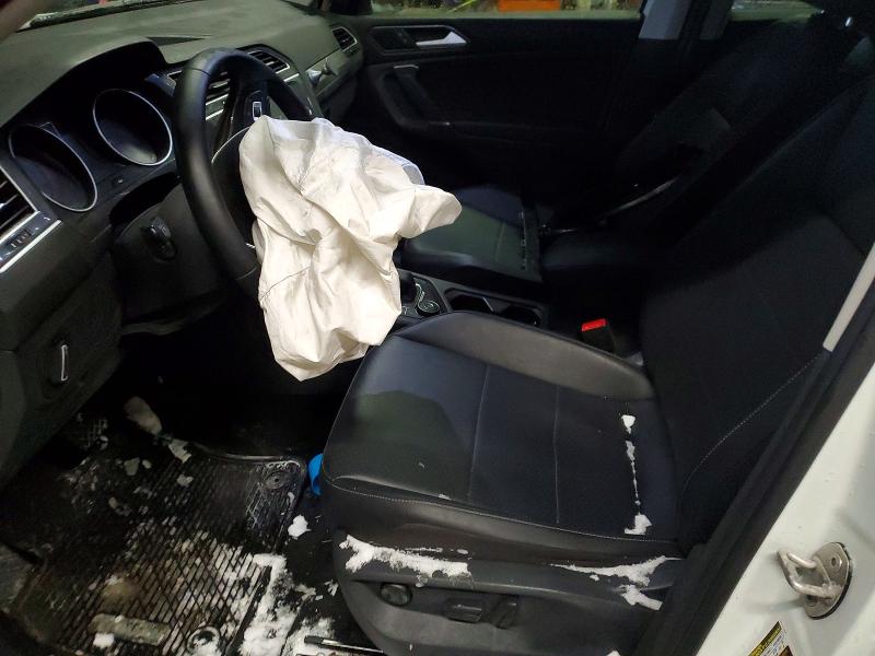 76333905 :رقم المزاد ، 3VV2B7AX4JM152645 vin ، 2018 Volkswagen Tiguan مزاد بيع