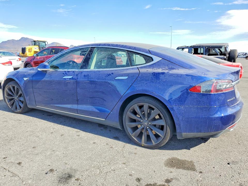Продажа на аукционе авто 2016 Tesla Model S, vin: 5YJSA1E17GF131726, номер лота: 77596055