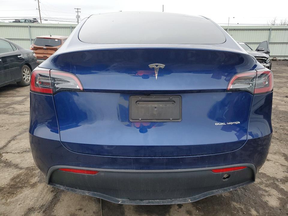 Продаж на аукціоні авто 2024 Tesla Model Y, vin: 7SAYGAEE2RF121977, номер лоту: 76789385