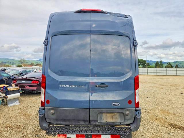 76974625 :رقم المزاد ، 1FTBR3X89LKB28192 vin ، 2020 Ford Transit مزاد بيع