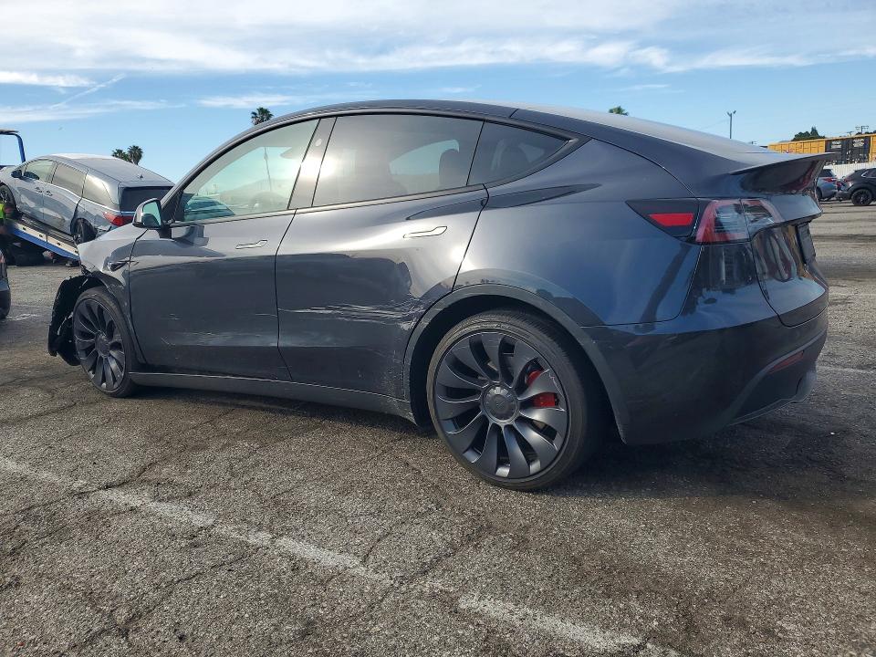 77506415 :رقم المزاد ، 7SAYGDEF7SF221539 vin ، 2025 Tesla Model Y مزاد بيع