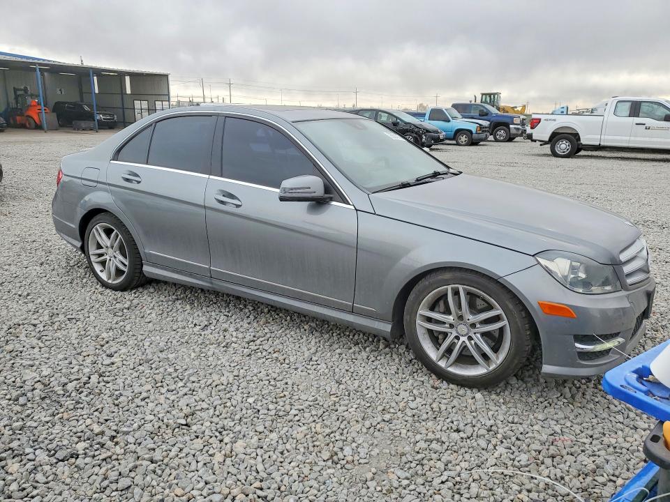 Продаж на аукціоні авто 2013 Mercedes-benz C, vin: WDDGF8AB7DR288456, номер лоту: 75674775