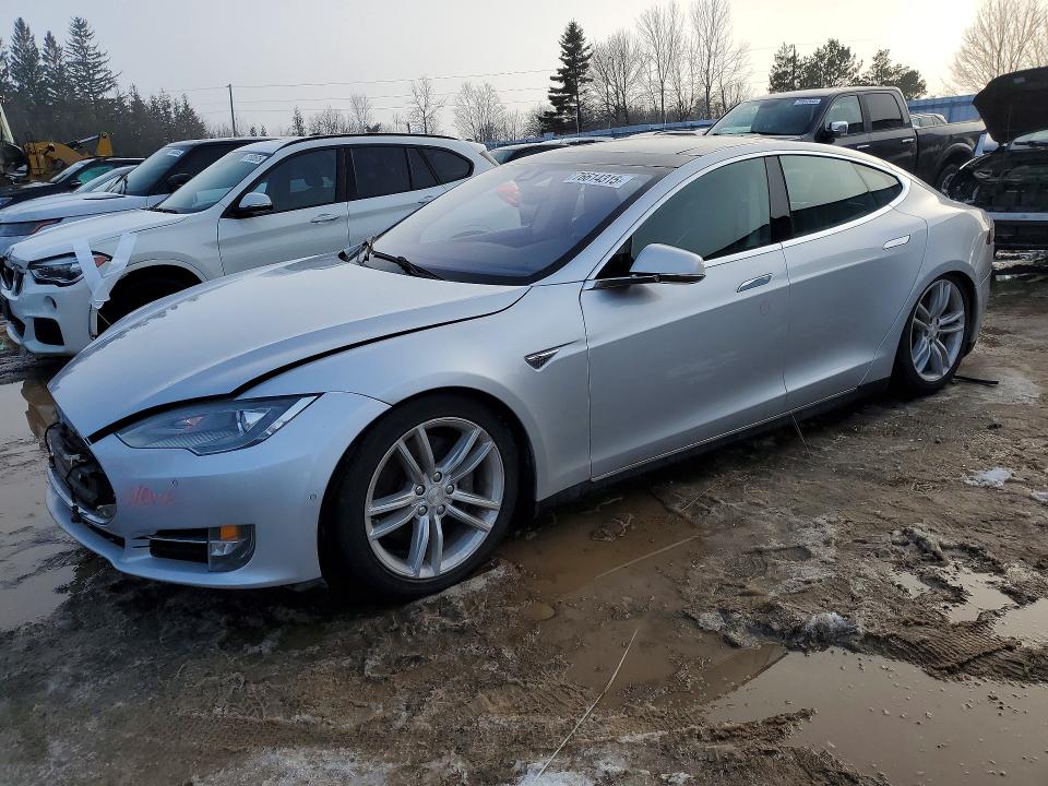 2014 Tesla Model S მანქანა იყიდება აუქციონზე, vin: 5YJSA1H18EFP61182, აუქციონის ნომერი: 76614315